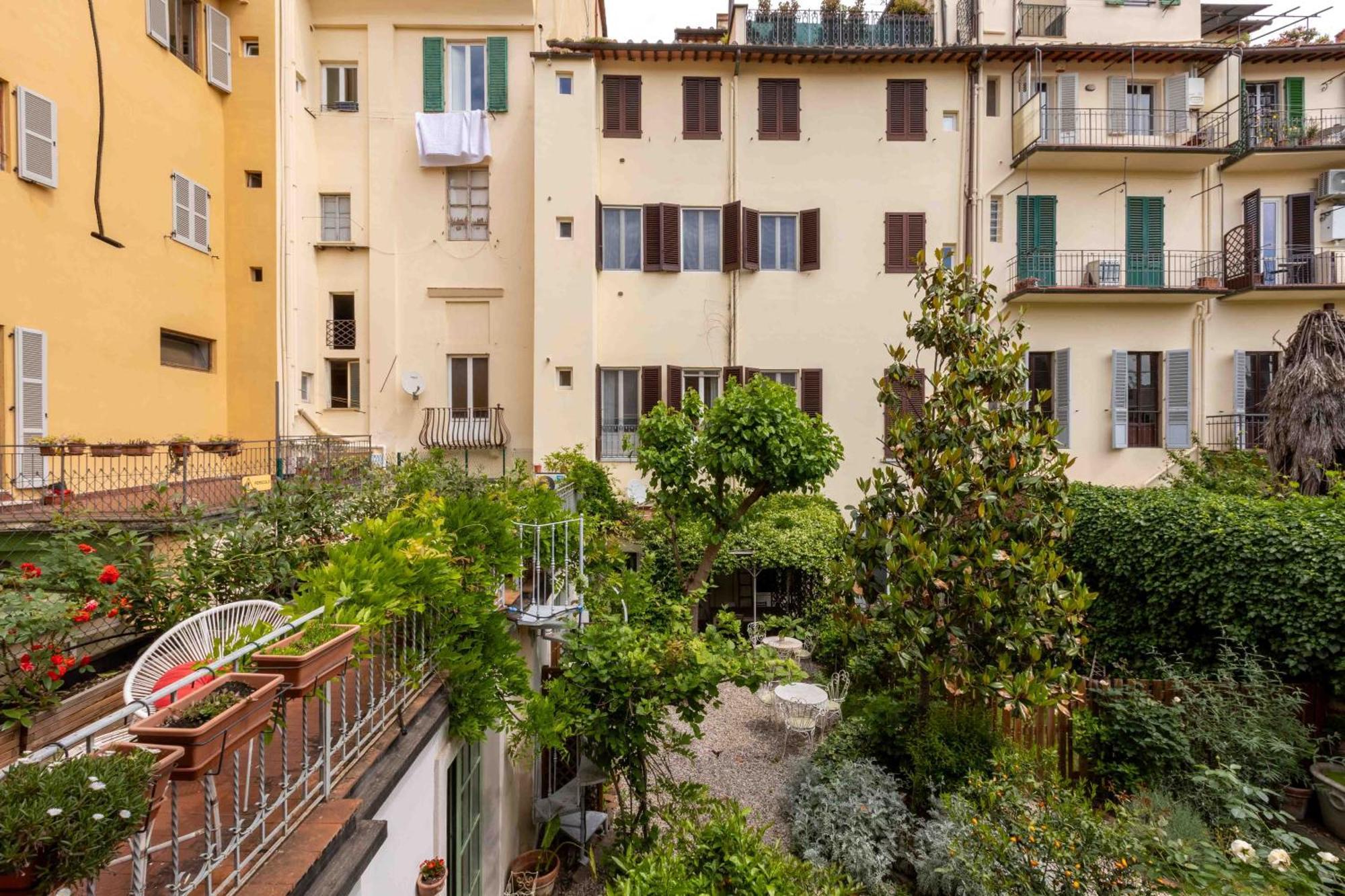 Secret Garden Firenze B&B ภายนอก รูปภาพ