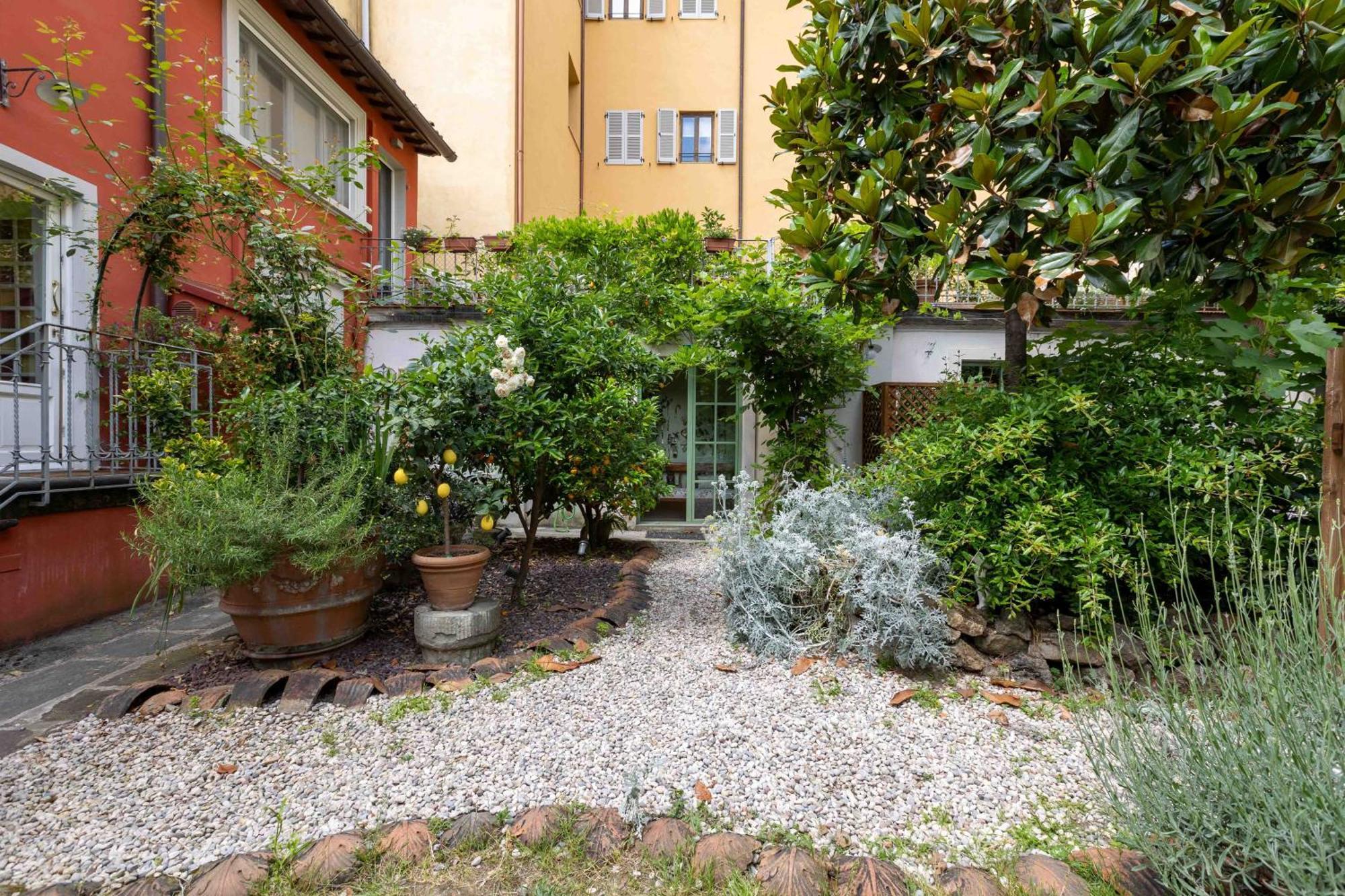 Secret Garden Firenze B&B ภายนอก รูปภาพ